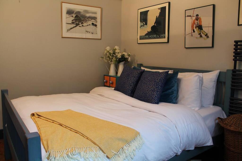 Artistic And Soulful Carnaby Street Movie Pad Apartment London Ngoại thất bức ảnh