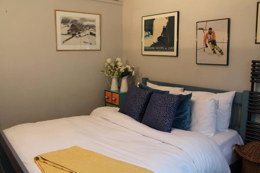 Artistic And Soulful Carnaby Street Movie Pad Apartment London Ngoại thất bức ảnh